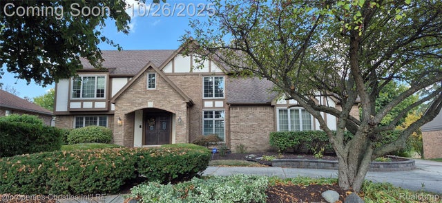 22590 Shadowglen Drive, Farmington Hills city