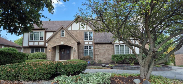 22590 Shadowglen Drive, Farmington Hills city