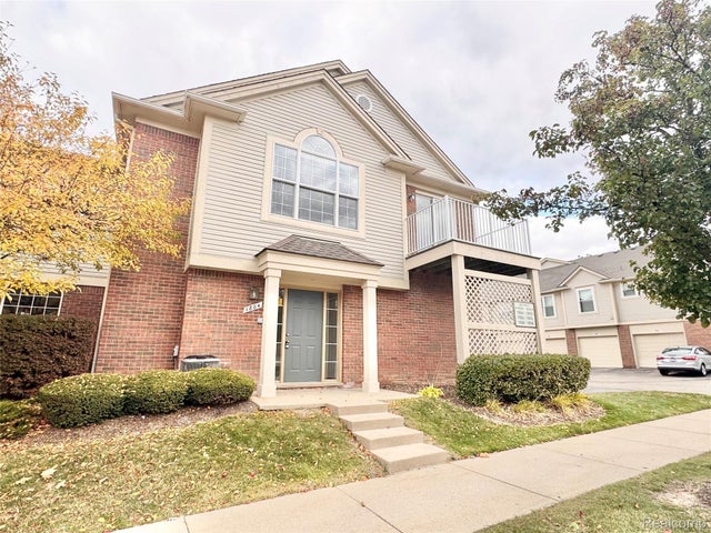 1884 Flagstone Circle, Rochester city