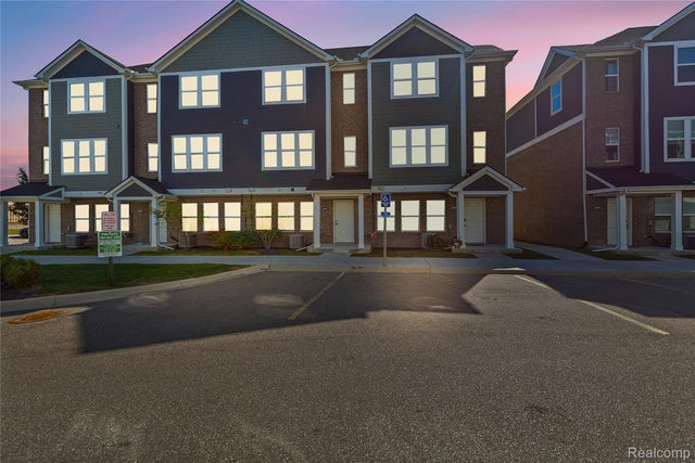 2927 Artemis Drive 17, Troy city