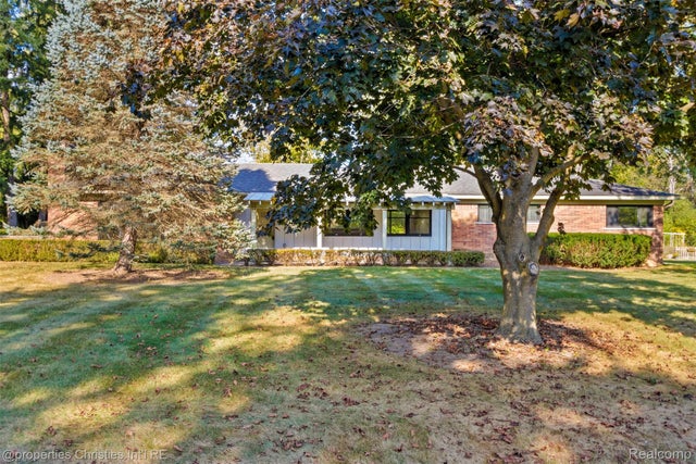 571 Yorkton Lane, Bloomfield Hills city