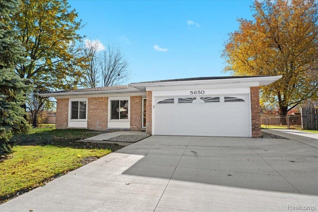 5650 Willow Creek Drive, Canton charter township