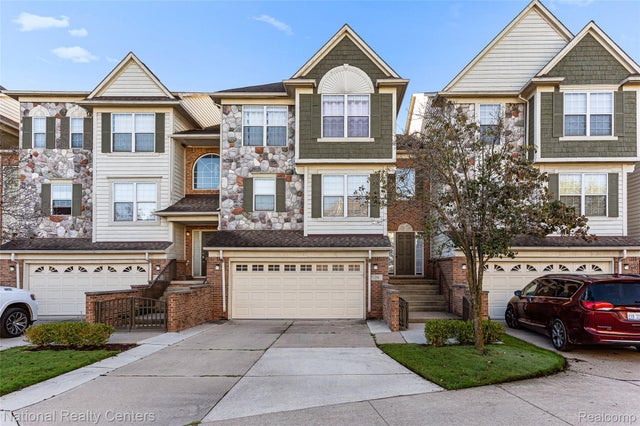 29 Lyons Court, Dearborn city