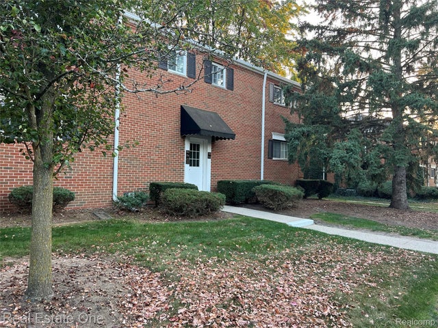 754 E Fox Hills Drive, Bloomfield Hills city