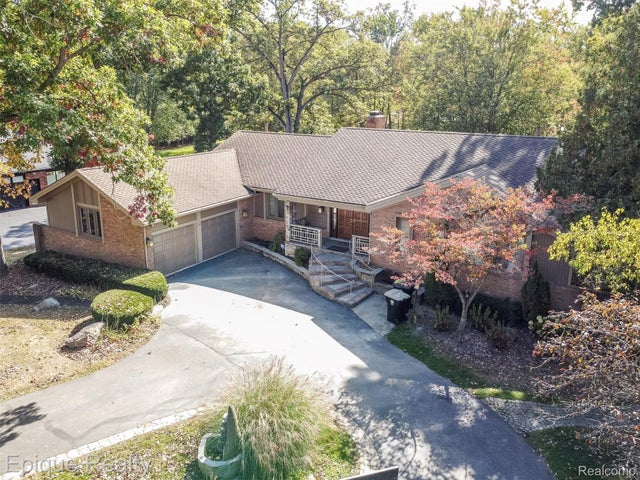 135 W Hickory Grove Road, Bloomfield Hills city