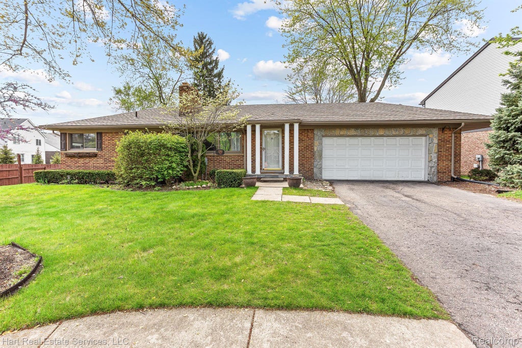 37801 Plymouth Road, Livonia city
