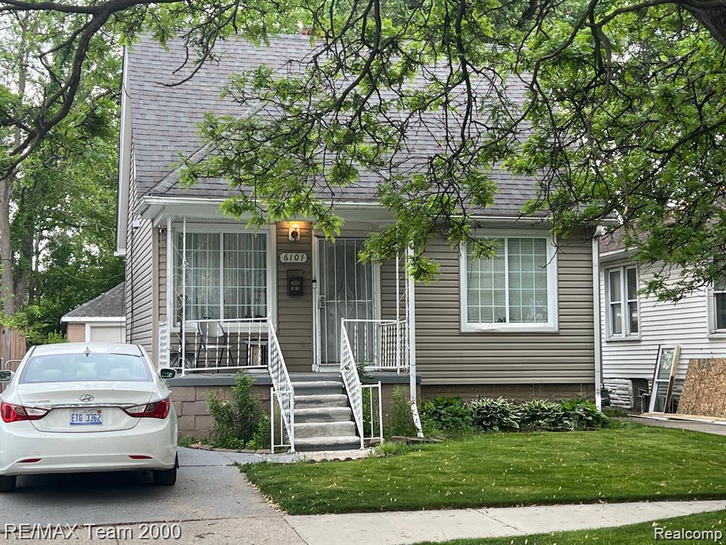 6101 Auburn Street, Detroit city