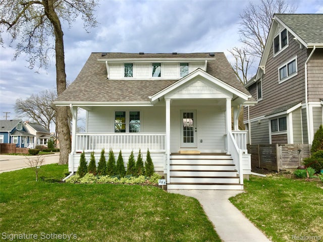 203 Curry Avenue, Royal Oak city