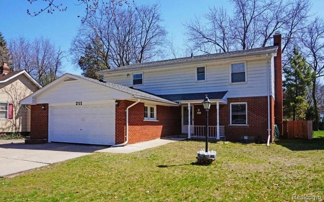 211 Woodsboro Drive Upper Unit, Royal Oak city