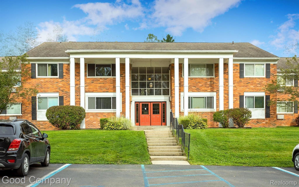 525 Fairbrook Street 106, Northville city