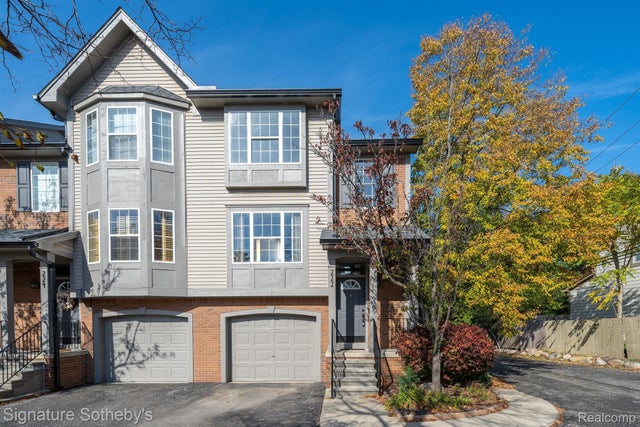 222 Willis Avenue N, Royal Oak city