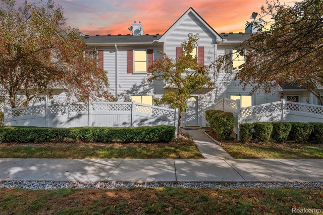 22368 Cape Cod Way, Farmington Hills city