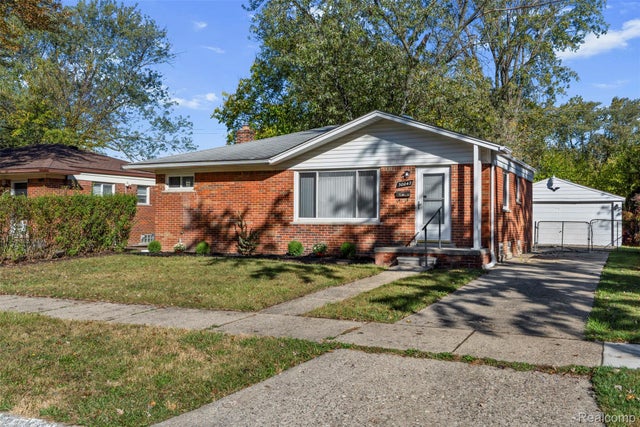 30042 Hazelwood Street, Inkster city