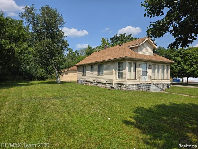 29200 W 8 Mile Road, Farmington city