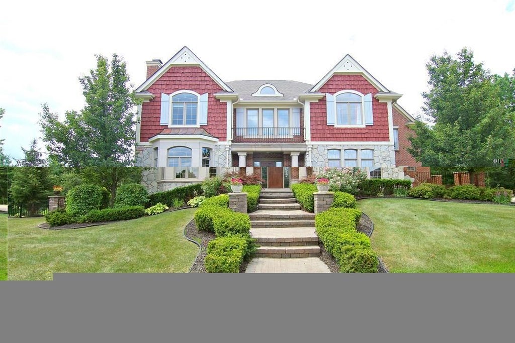 26131 Sunbury Court, Novi city