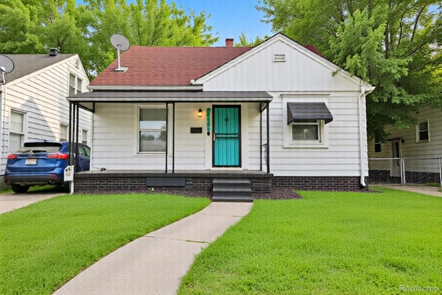 19146 Kingsville Street, Harper Woods city