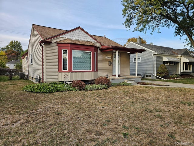 29624 Rosslyn Avenue, Garden City city