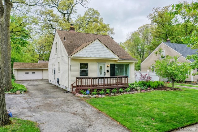 23501 Majestic Street, Oak Park city