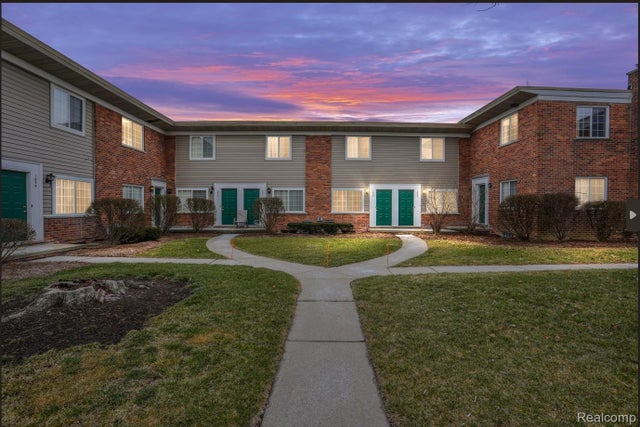 1824 East Maple Road, Birmingham city