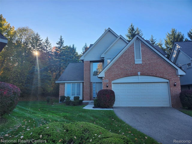 30646 Maplewood Circle, Farmington Hills city