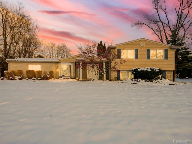 3730 Eastbourne Drive, Troy city