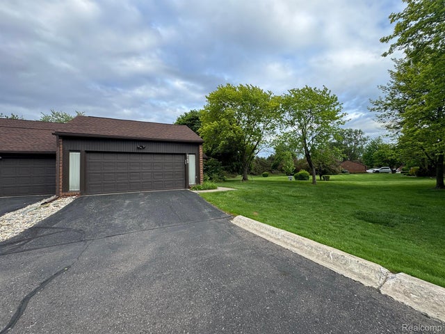 3152 Lindenwood Drive, Dearborn city