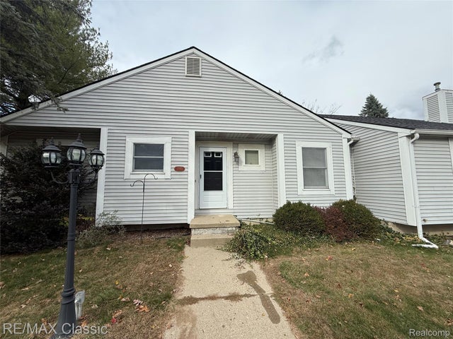 2193 N Milford Road, Highland charter township