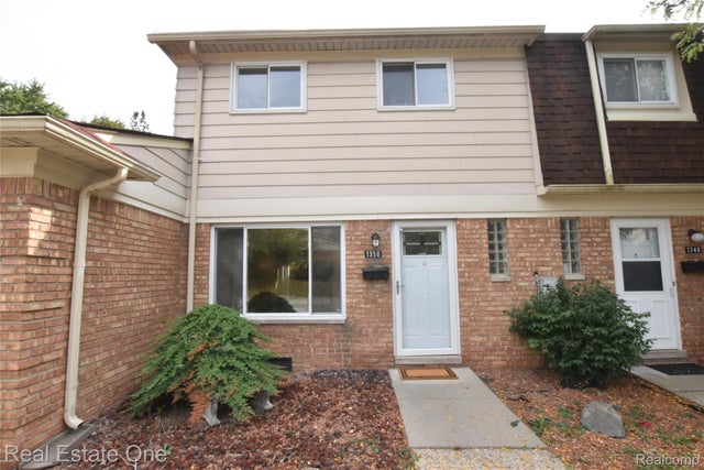 1350 Laurel Valley Drive, Waterford charter township