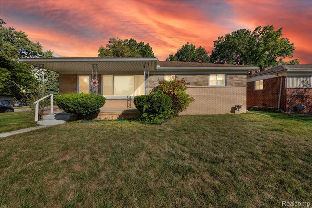 24544 Patricia Avenue, Warren city