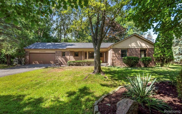 23095 Beck Road, Novi city