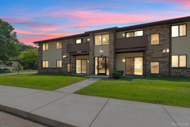 7769 Manor Circle 104, Westland city