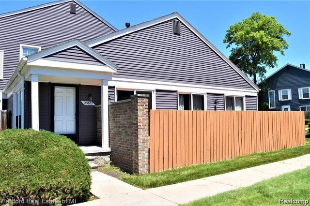 23622 Stonehenge Boulevard 77, Novi city