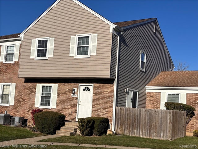 23594 N Rockledge, Novi city