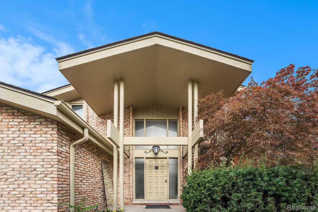 2189 Colony Club Court, West Bloomfield charter township