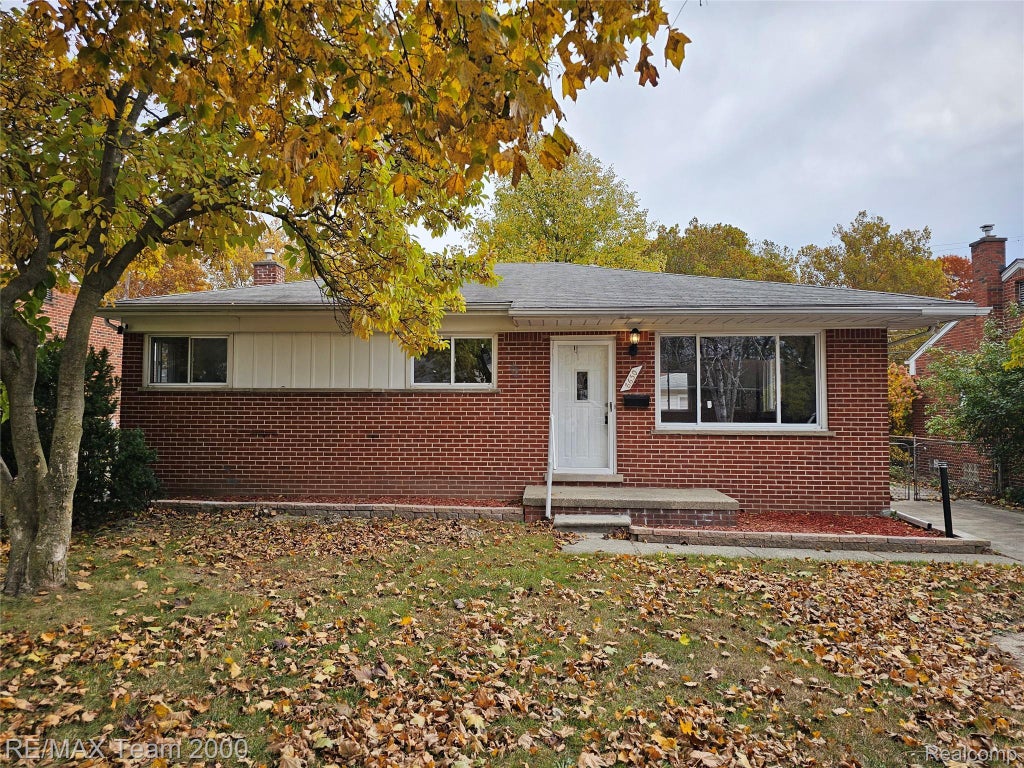 8630 N Evangeline Street, Dearborn Heights city