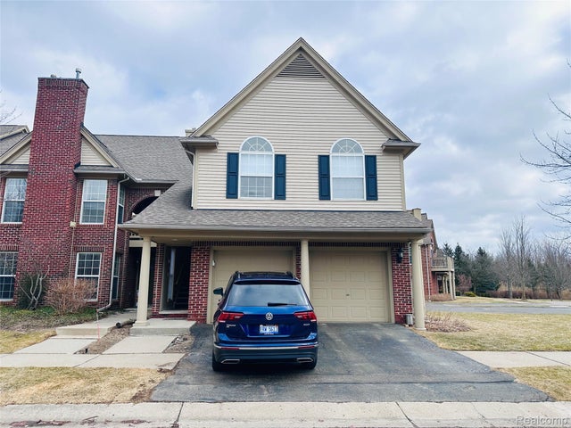 28122 Carlton Way Drive, Novi city