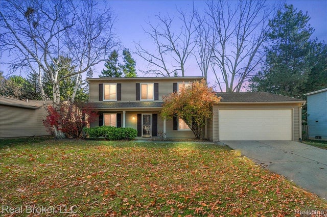 24446 Simmons Drive, Novi city