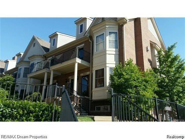 25612 Portico Lane, Novi city