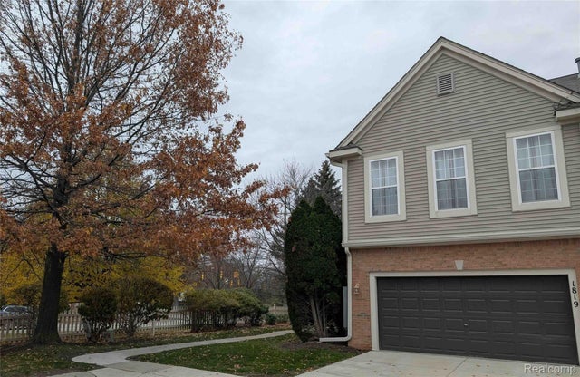 1819 Knollwood Drive, Canton charter township