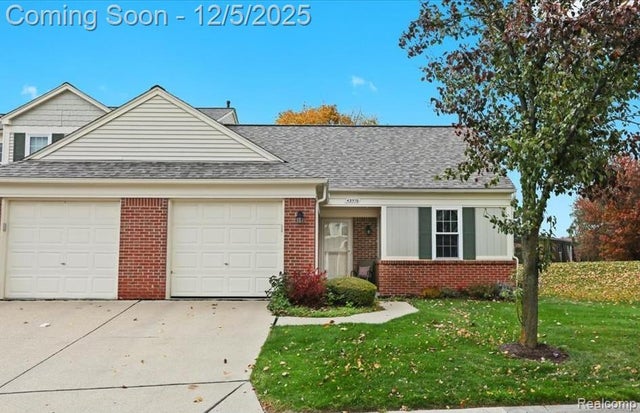 43576 Yorkville Drive, Canton charter township
