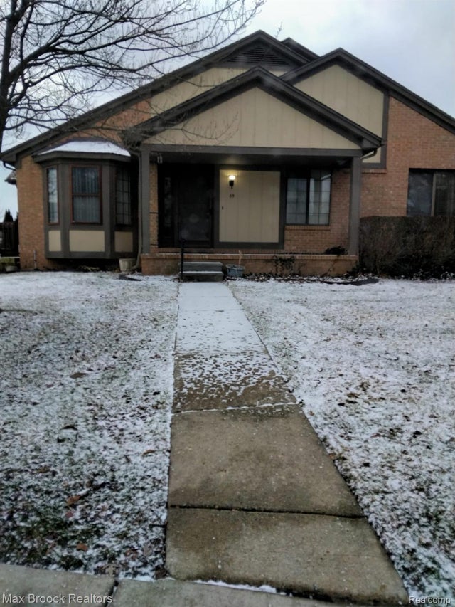 69 Meadow Wood Drive, Rochester Hills city