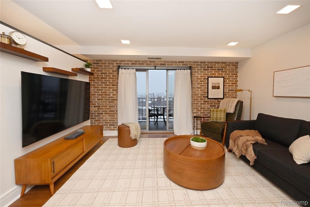 411 S Old Woodward Avenue Unit 911, Birmingham city