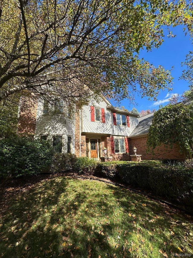 42071 Hunters Ridge, Canton charter township