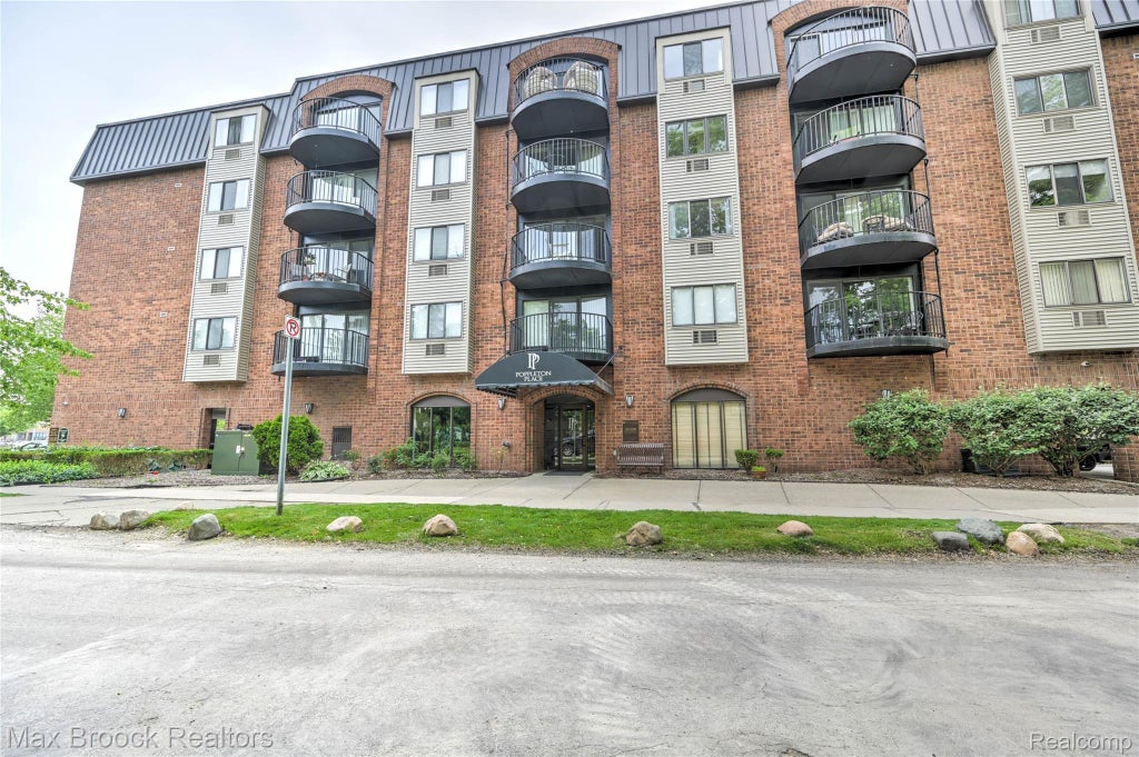 35300 Woodward Avenue 503, Birmingham city