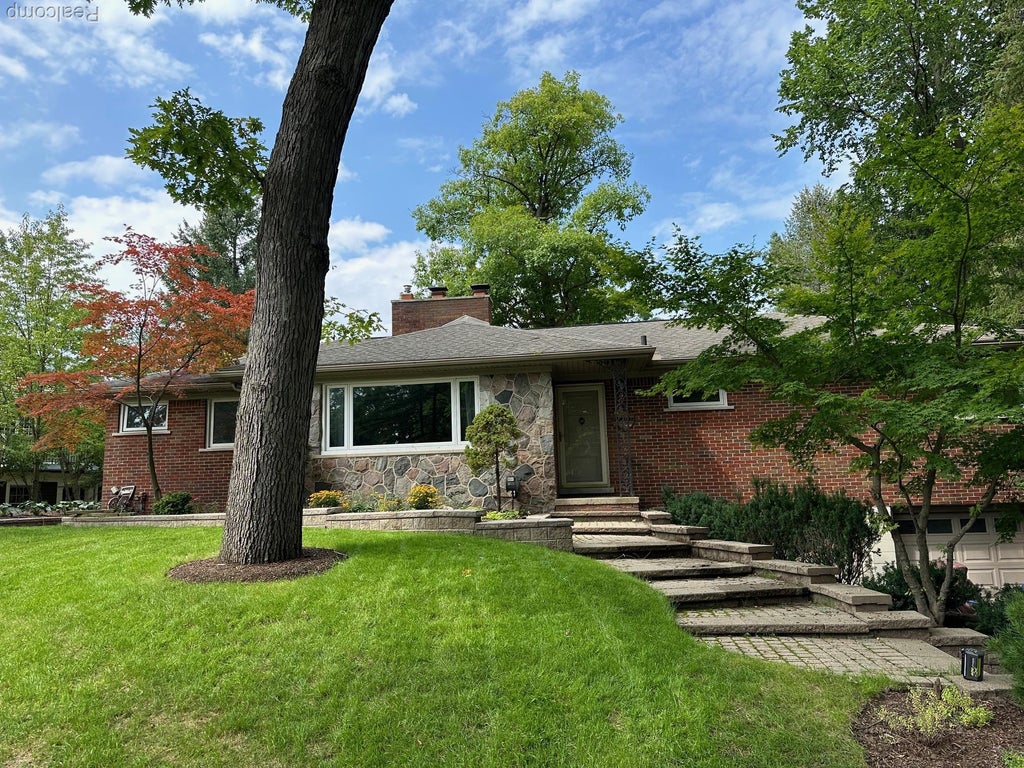 1700 Hamilton, Bloomfield charter township