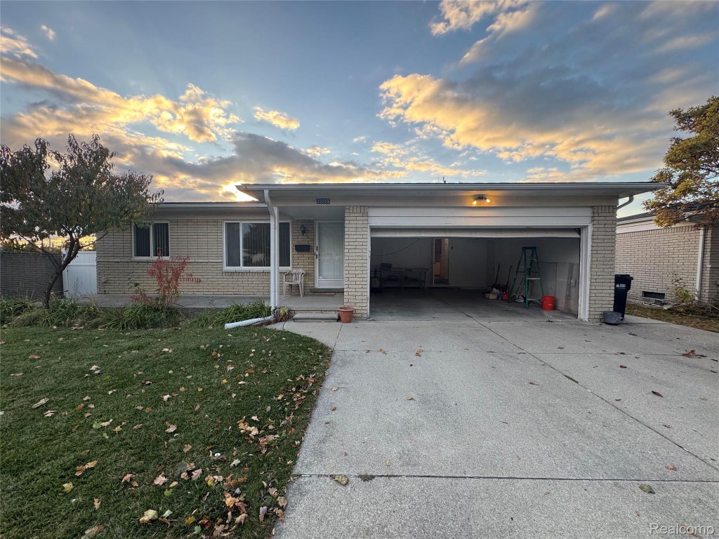 35055 Eden Park Drive, Sterling Heights city