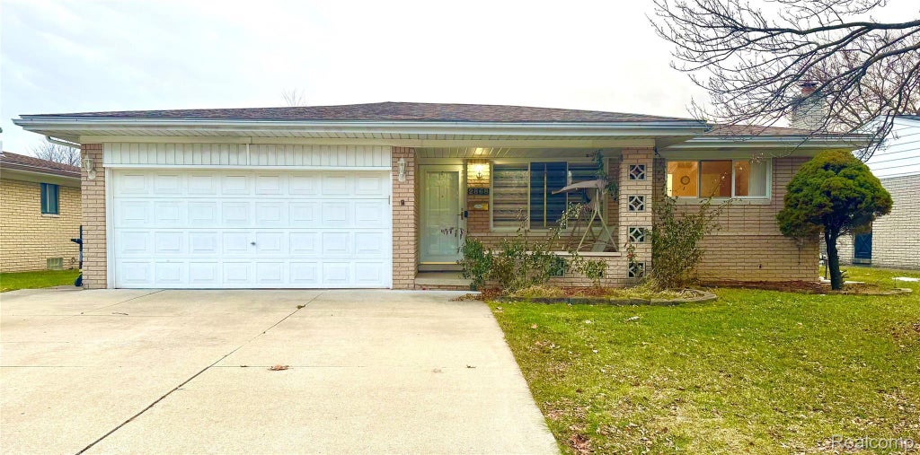 2868 Groves Drive, Sterling Heights city