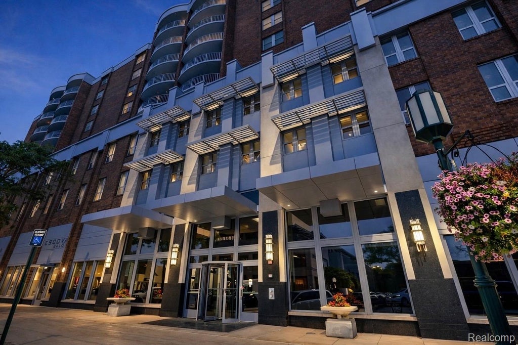 411 S Old Woodward Avenue Unit 925, Birmingham city