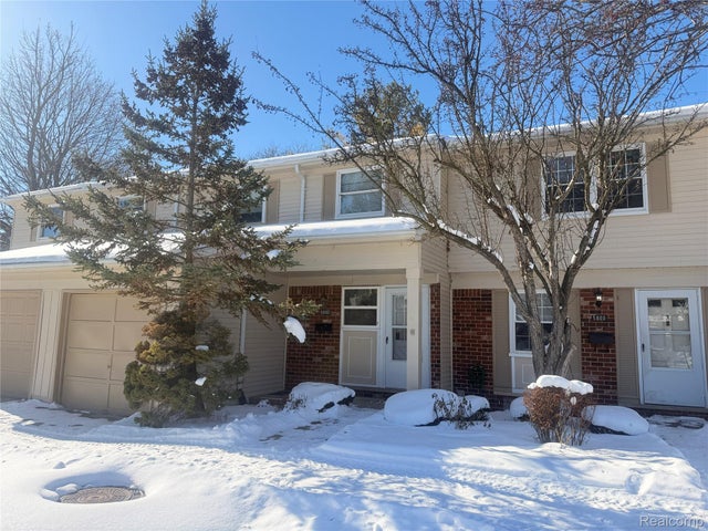 5802 Northfield Parkway, Troy city