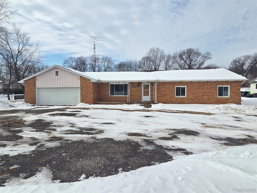 5016 S Old Us Highway 23, Brighton township